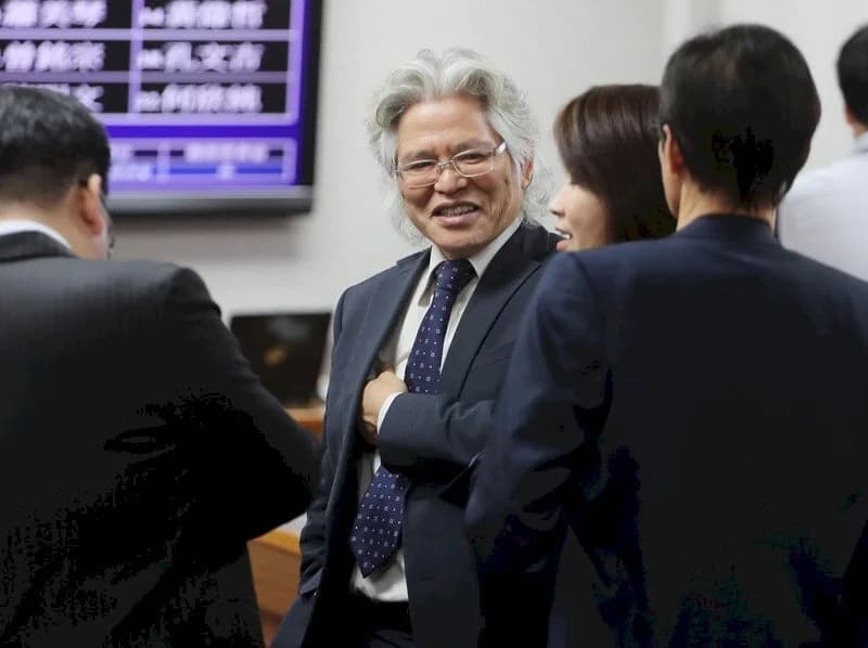 行政院人事行政總處人事長施能傑將中華民國公務制度推向「分贓制」。圖片來源:中央通訊社