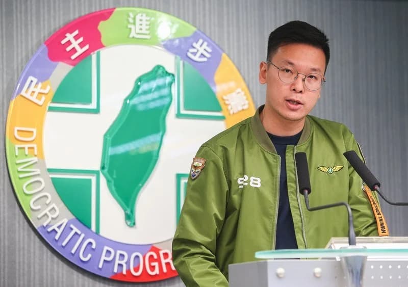 民進黨副秘書長表示,有很多千言萬語是很難向外界說明,但是我們必須說這個工作是由政府和民間共同去支撐起來的行動工作。圖片來源:中央通訊社