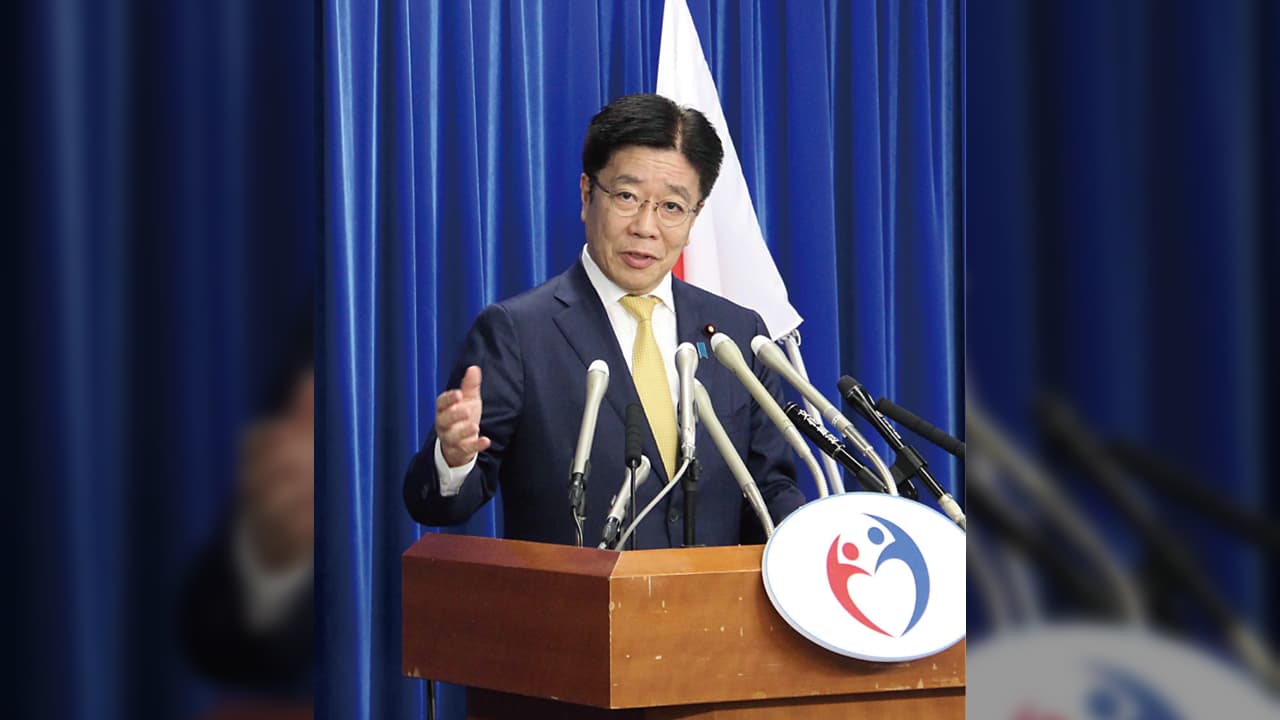 日本官方通知台灣,1名自台返日女子確診在台感染武漢肺炎。圖片來源:加藤勝信