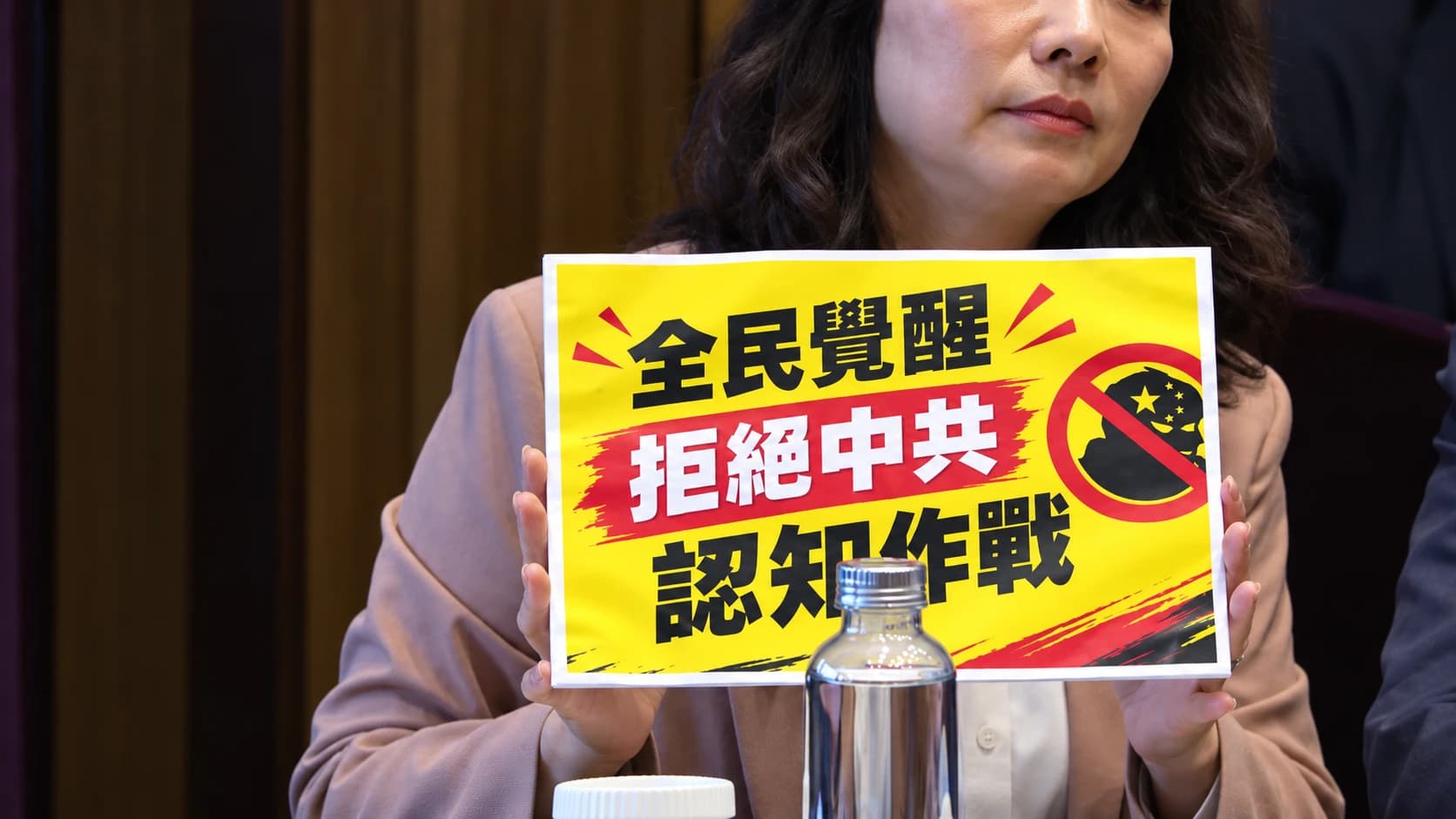 獨家:131僑委駁幫徐佳青公帑慶生更稱「中共認知戰」 揭連署者「綠油油」背景